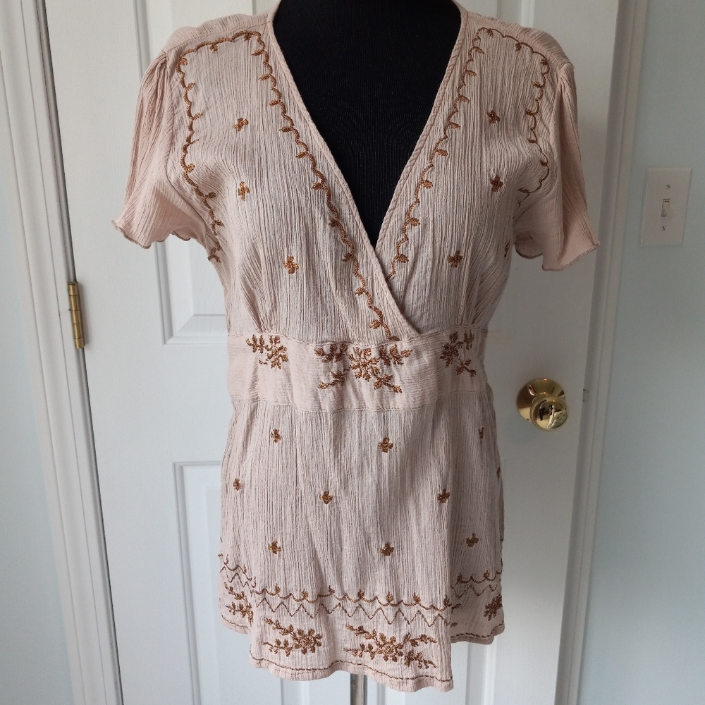 Cute Tunic Top with Bow in the Back